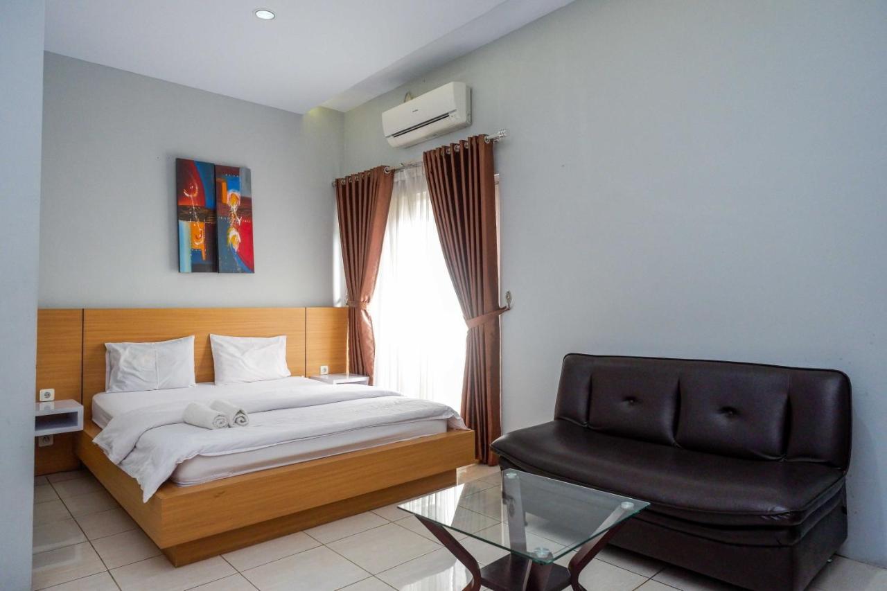 Sans Hotel Absari Yogyakarta Jarakan Extérieur photo