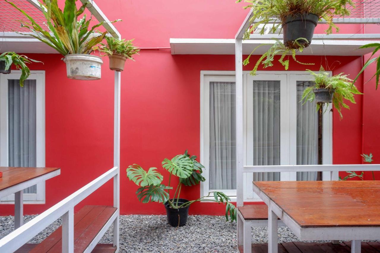 Sans Hotel Absari Yogyakarta Jarakan Extérieur photo